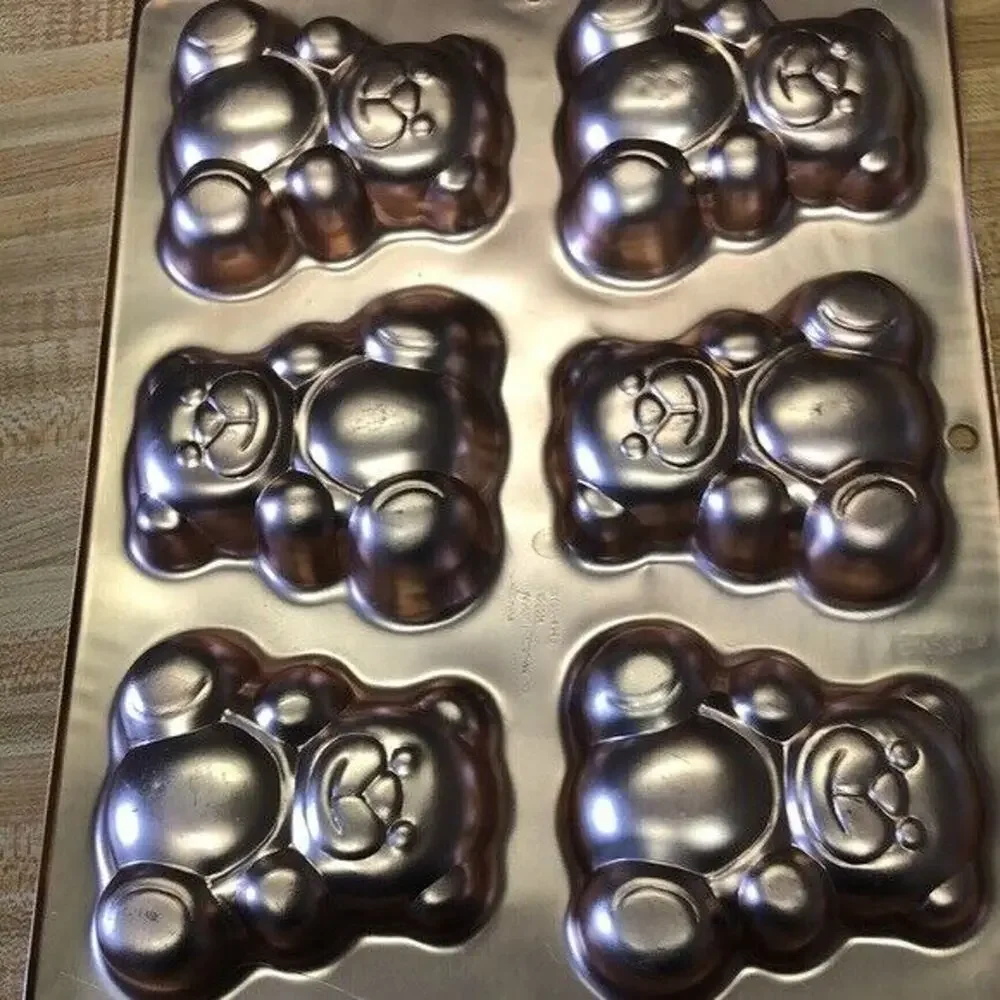 Wilton 2004 Teddy Bear Cake Pan - 6 molds ~ 2105-4948 ~ Copper Color